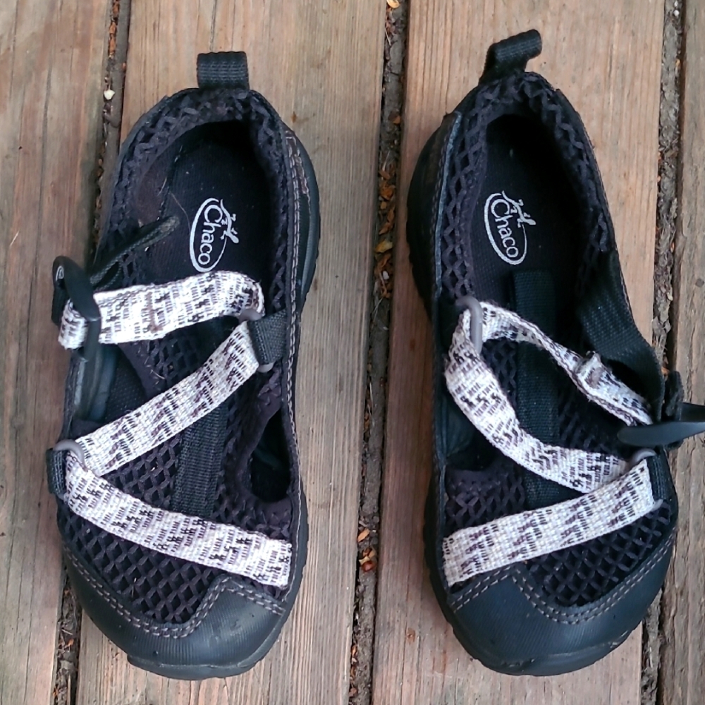 Like New Kids Chaco Black and White Water Shoes with Adjustable Straps
